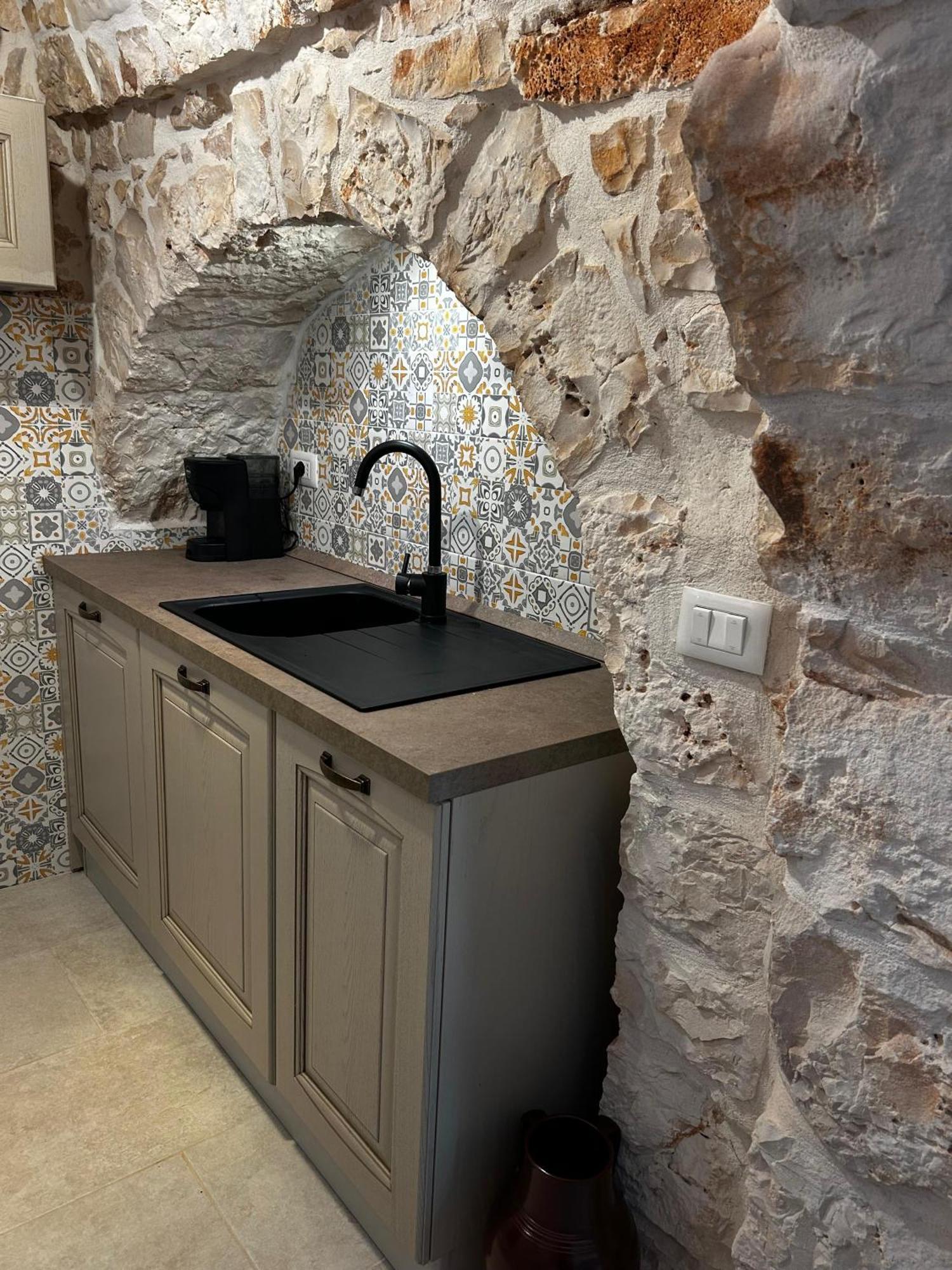 Bed and Breakfast Il Trullo Di Bina Pezze Di Greco Exterior foto